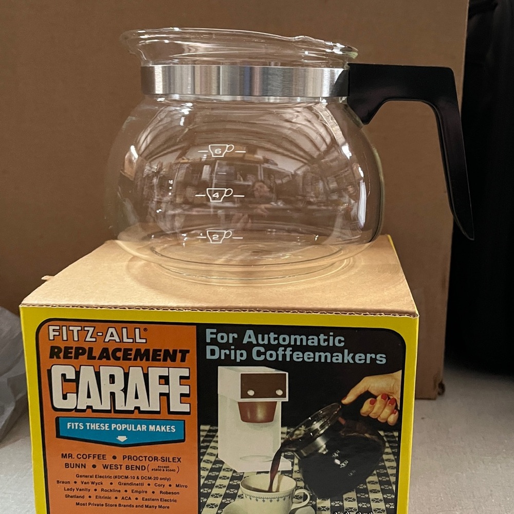 Fitz-All Replacement Carafe with Black Handle